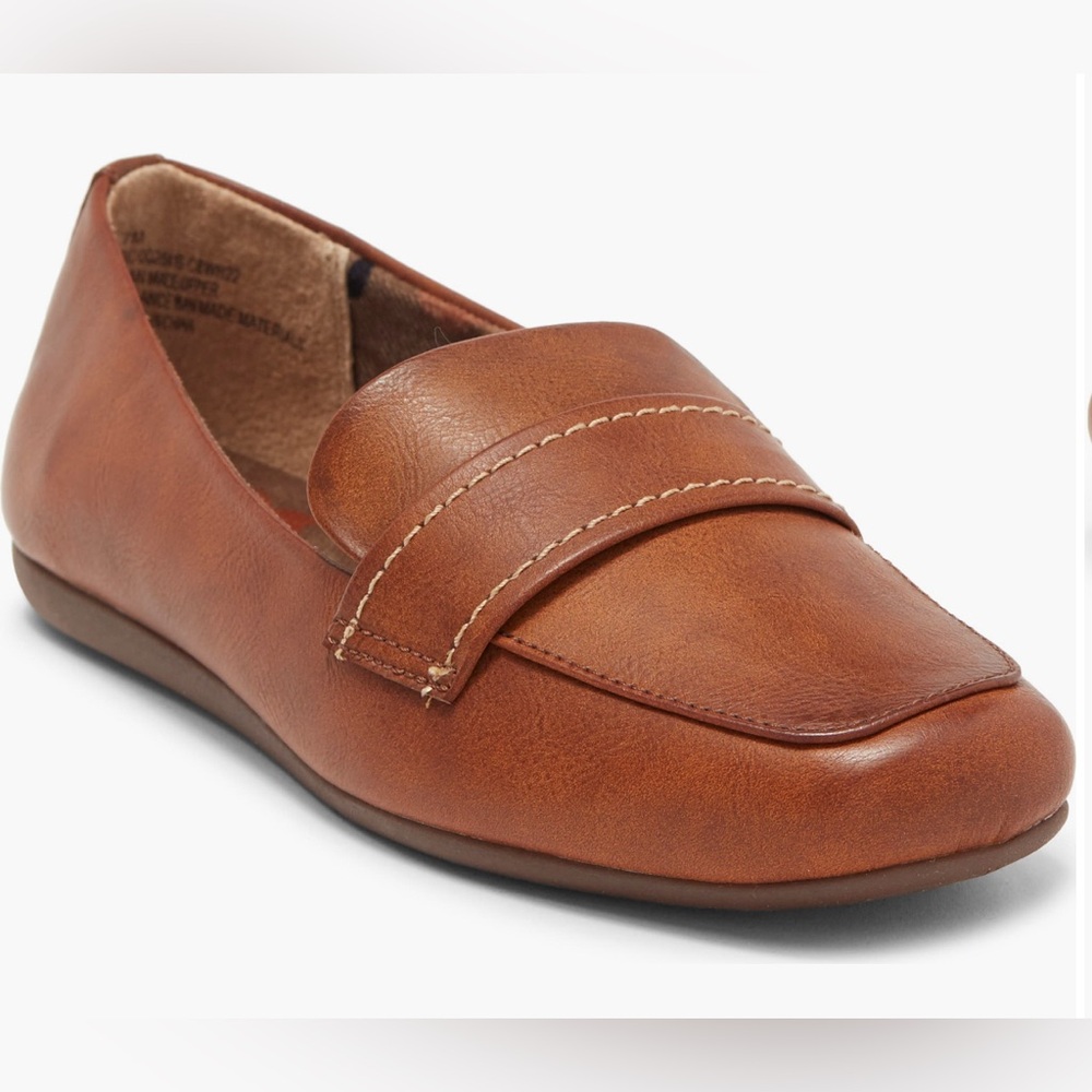 NEW IN BOX B.O.C Brown Leather Slip-On Loafers size 8.5